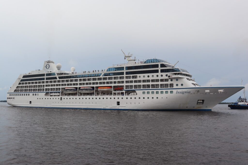 Navio Insignia inaugura temporada e reforça potencial turístico de Manaus