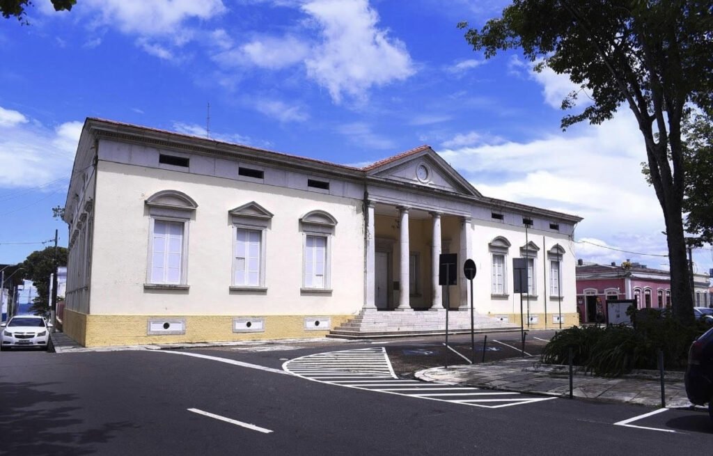 Fachada do Museu da Cidade, em Manaus