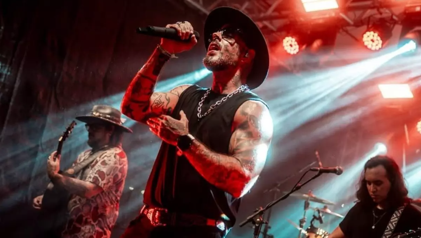 Cantor Tico Santa Cruz