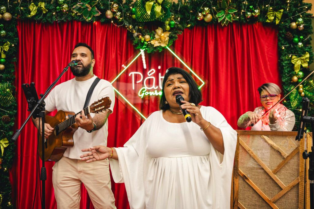 Espetáculo de Natal 2025 no Pátio Gourmet terá show de Márcia Siqueira