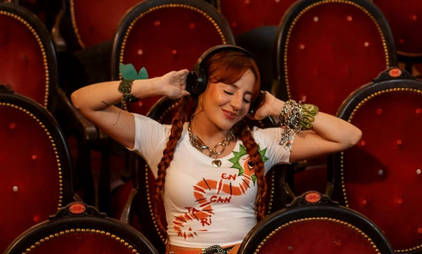 Cella Bártholo estreia como protagonista em “Fala sério, mãe!” no Rio de Janeiro