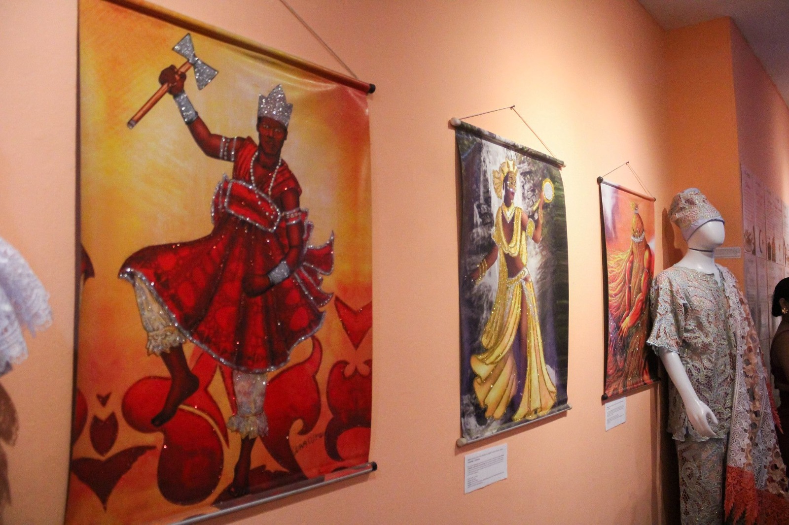 Exposição Raízes do Sagrado combate intolerância religiosa em Manaus