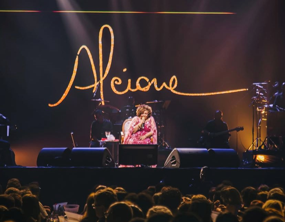 Show de Alcione movimenta Manaus no feriado de 1º de maio