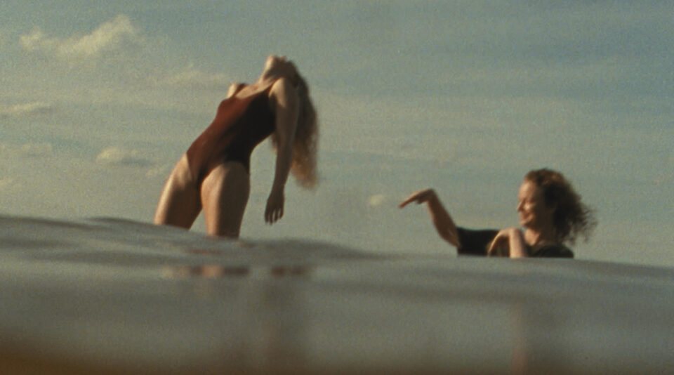 'A Cronologia da Água' expõe sensibilidade feminina em cinebiografia experimental
