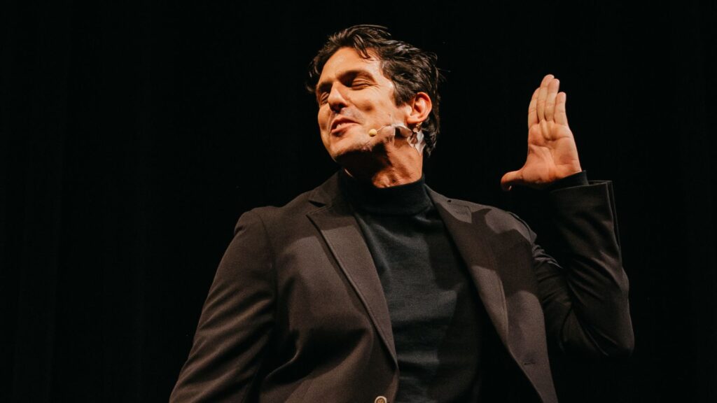 Ingressos para ‘Terapia Infernal’, com Rafael Infante, entram nos últimos dias