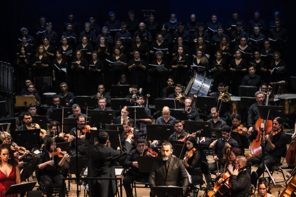 'La Favorite' emociona público e terá últimas apresentações em Manaus