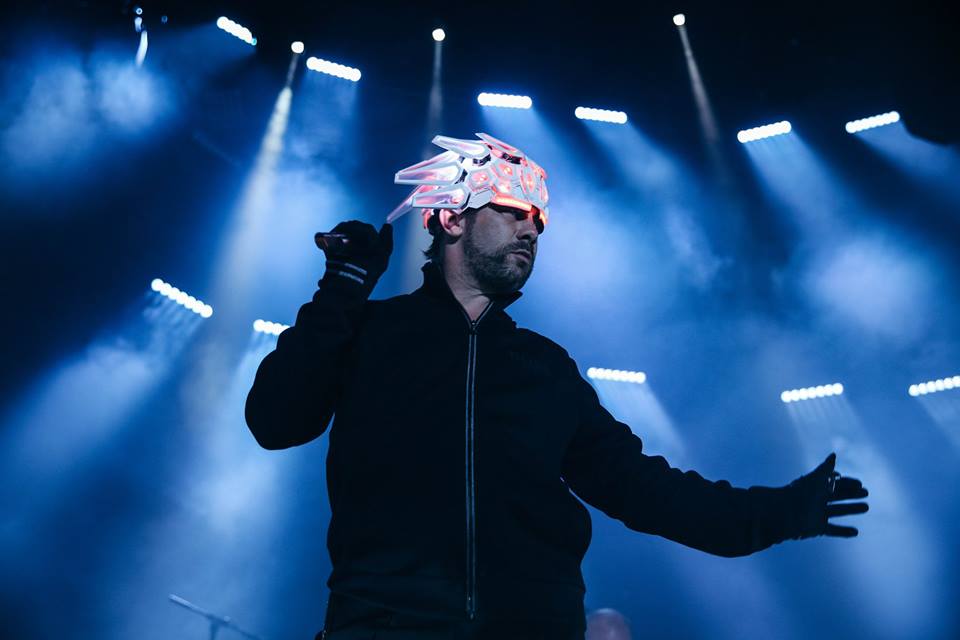 Jamiroquai anuncia turnê na América Latina com show no Brasil