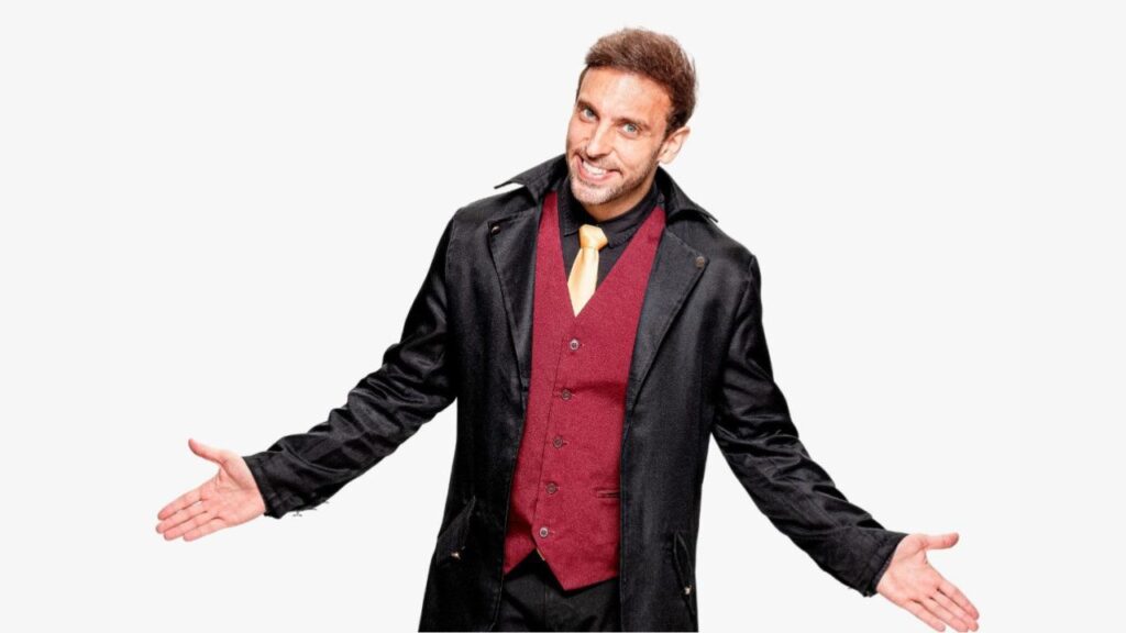 Léo Lins apresenta ‘Enterrado Vivo’ em Manaus no dia 5 de junho