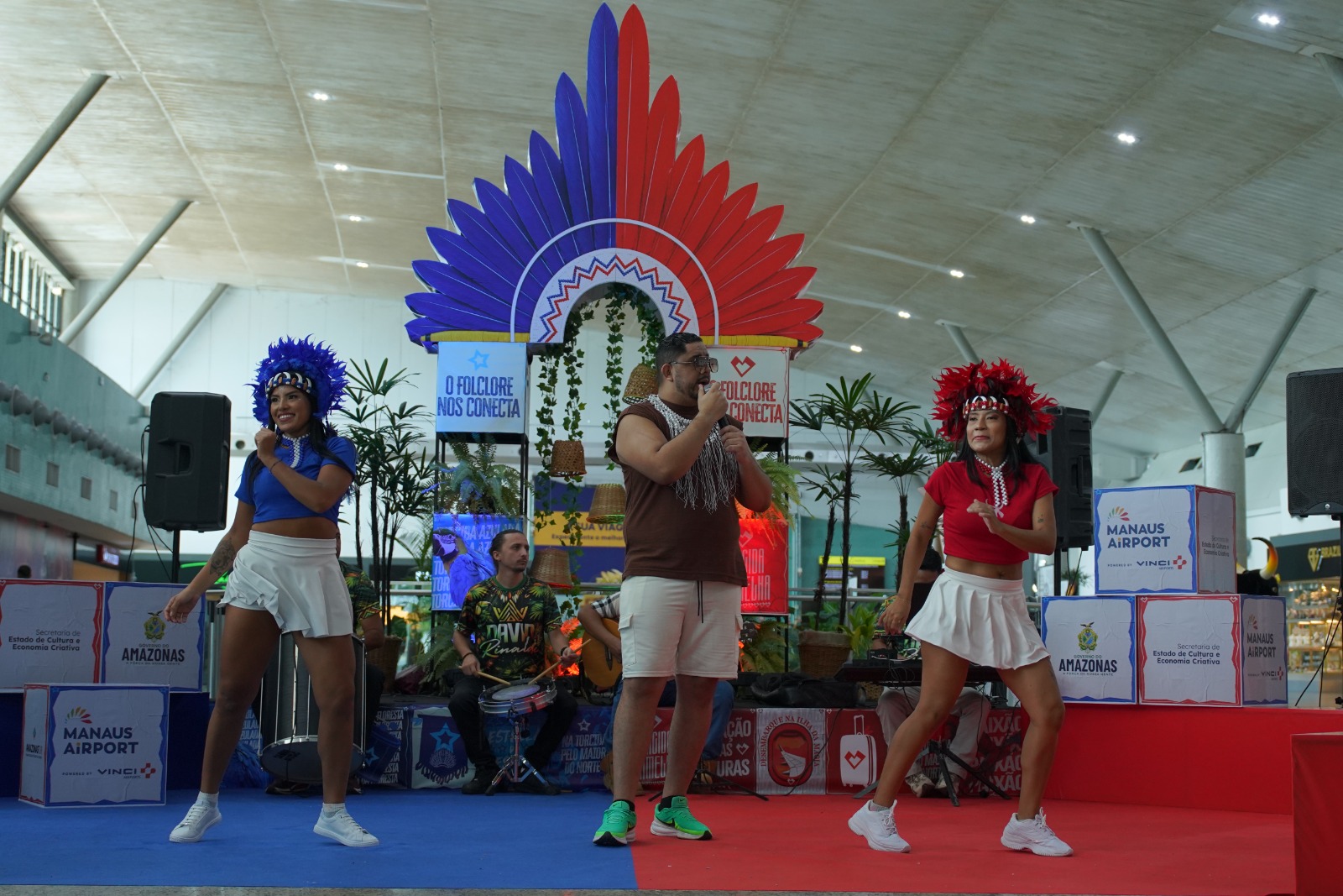 Aeroporto de Manaus ganha programação cultural para Festival de Parintins