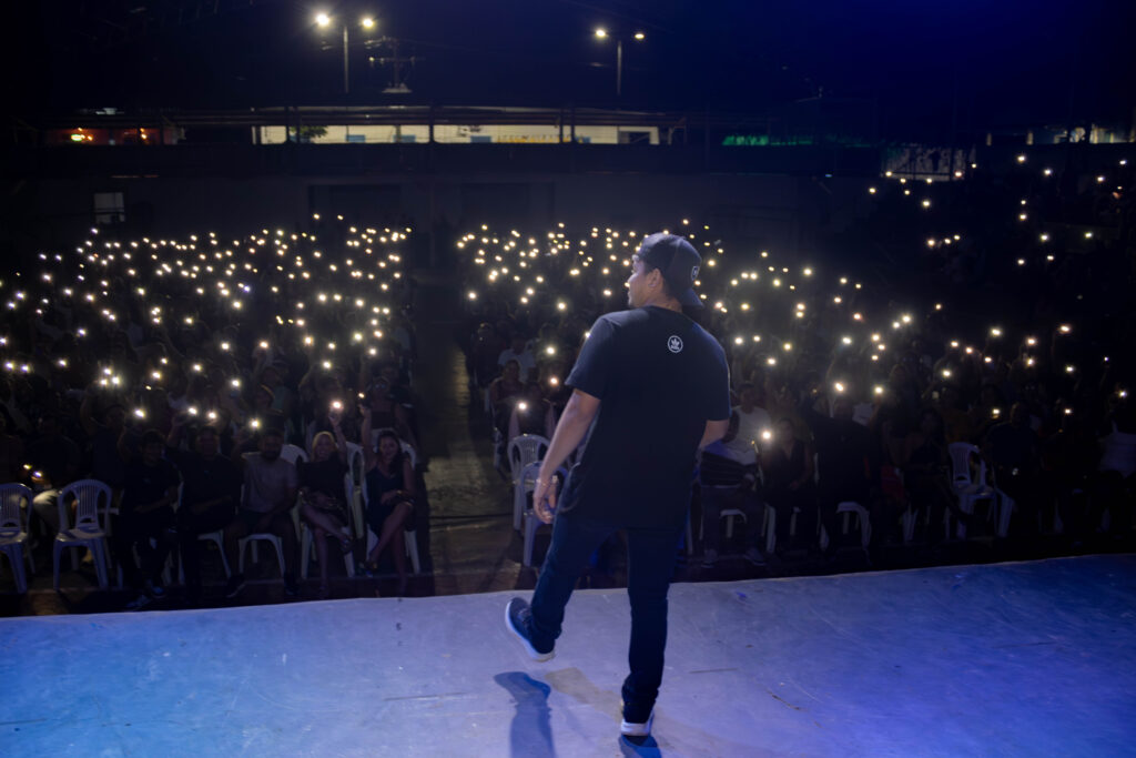 "Eu Era Assim": Willian de Oliveira levará espetáculo à Arena Amadeu Teixeira