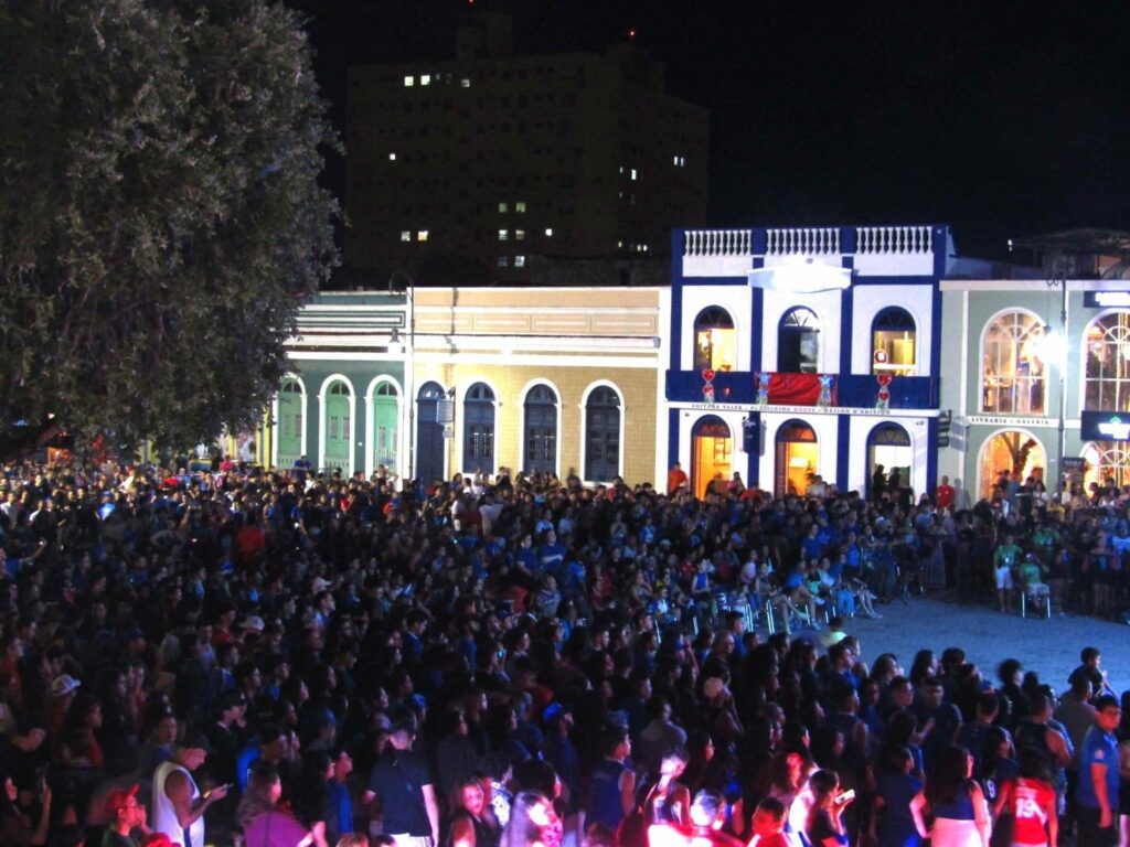Largo de São Sebastião terá telão para transmissão do Festival de Parintins