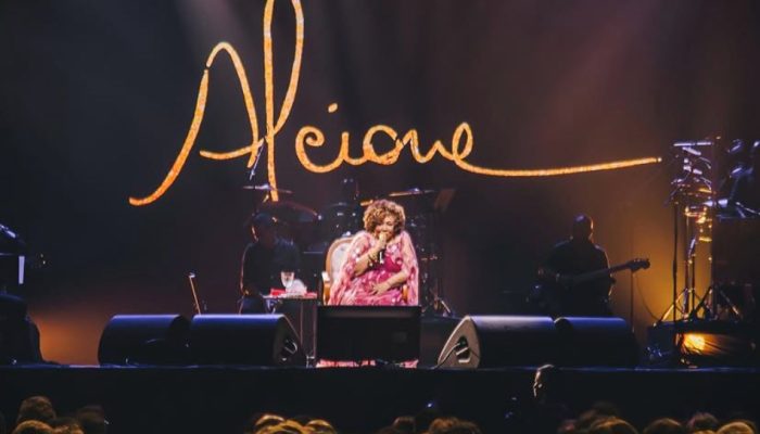 Show de Alcione movimenta Manaus no feriado de 1º de maio