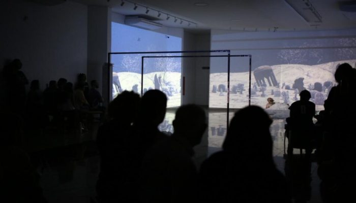 Espetáculo imersivo ‘Winterreise’ lota Teatro ICBEU em Manaus